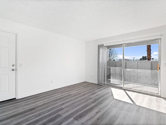 Amber Ridge living room
