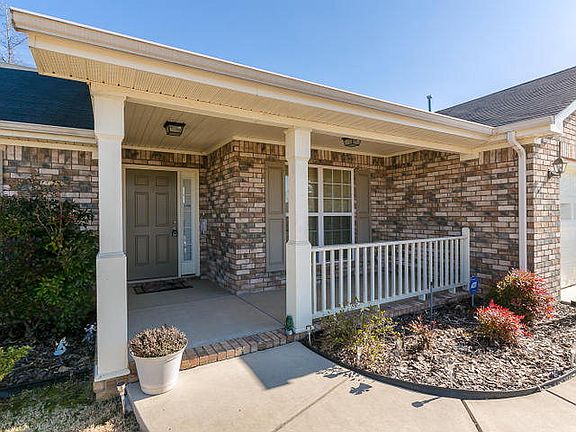 2nd image of 717 Oakwood Ct