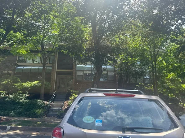 11023 Thrush Ridge Rd, Reston, VA 20191