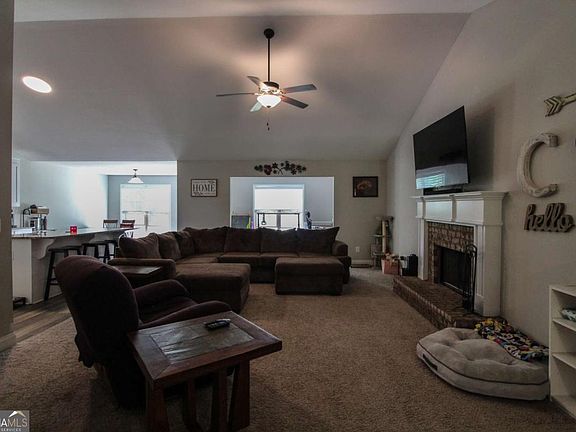 5th image of 75 Dinsmore Dr