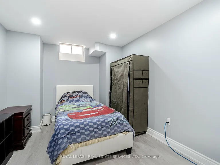 10 Mullis Cres — Photo 22