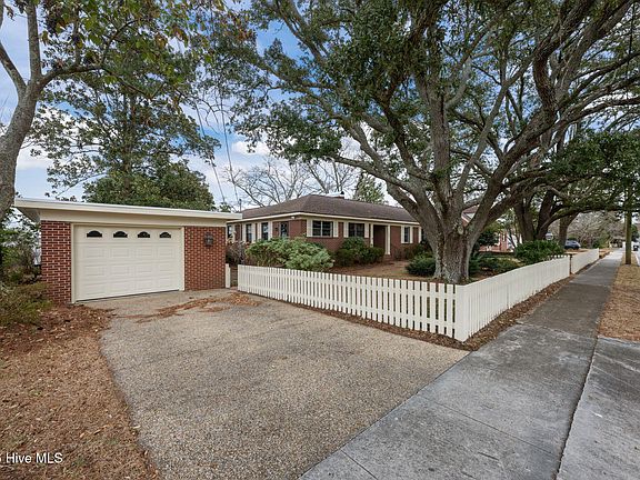 5th image of 1800 River Drive