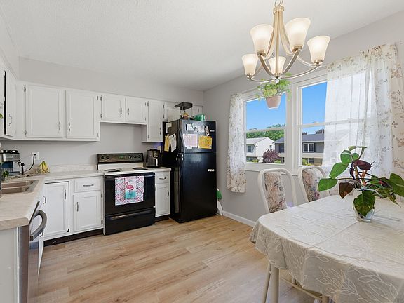 5th image of 3203 W 66th St