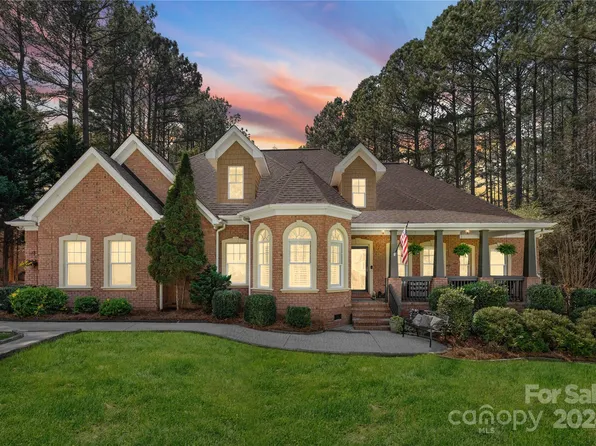 8909 Radford Ct, Sherrills Ford, NC 28673