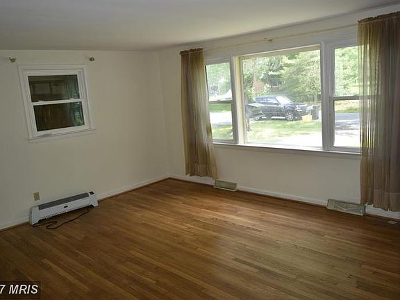 3rd image of 9500 Sherwood Dr
