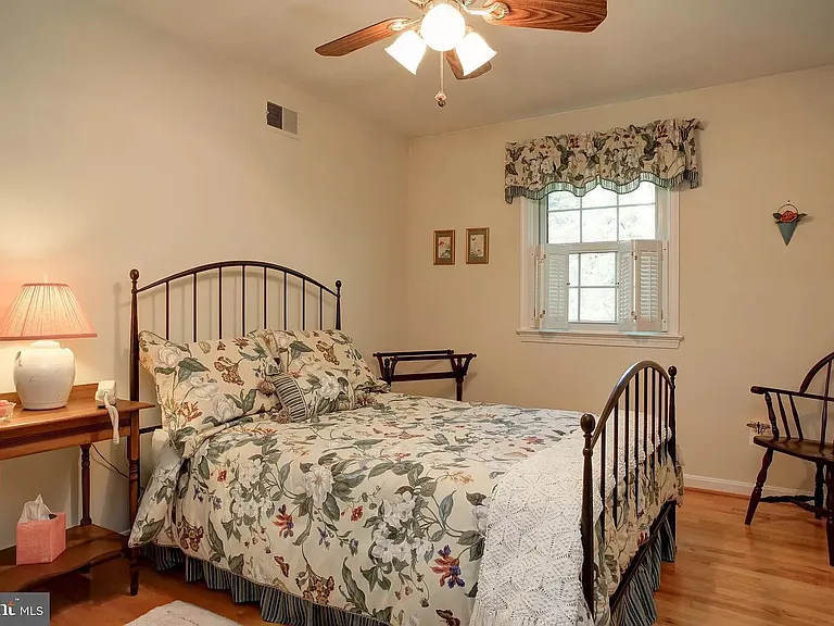 3124 Barnard Ct — Photo 16