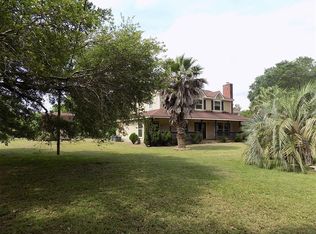 21703 Lake View Rd, Damon, TX 77430