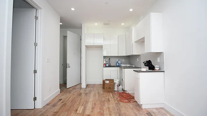 Rented by Nooklyn NYC LLC | media 8