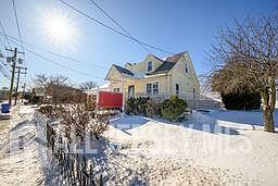 4th image of 279 Amboy Ave