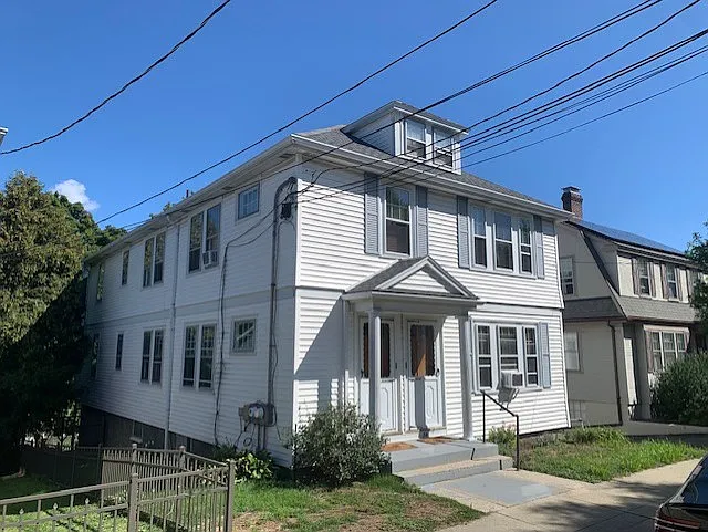 54 N Crescent Cir #54