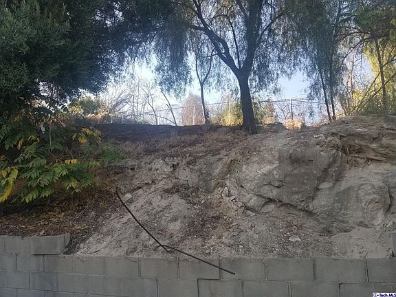 5th image of 3143 Johnston St