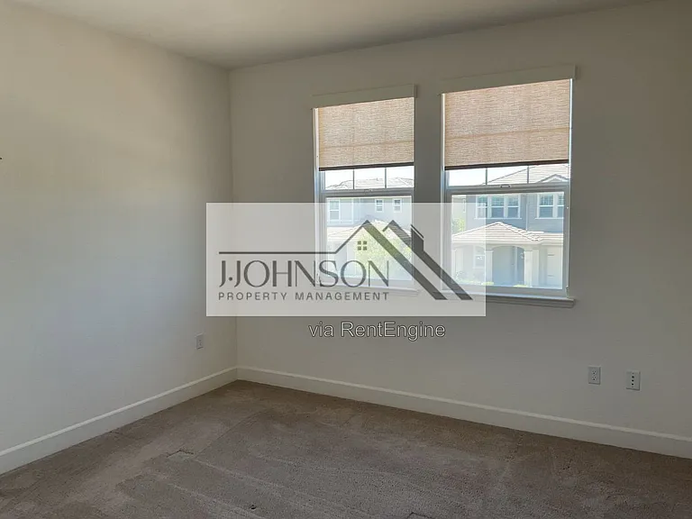 1671 Mulholland Dr — Photo 6