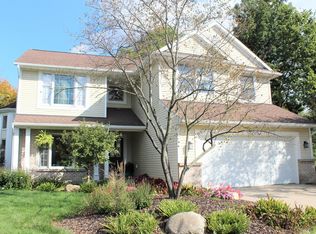 1022 Jacaranda Cir SE, Ada, MI 49301