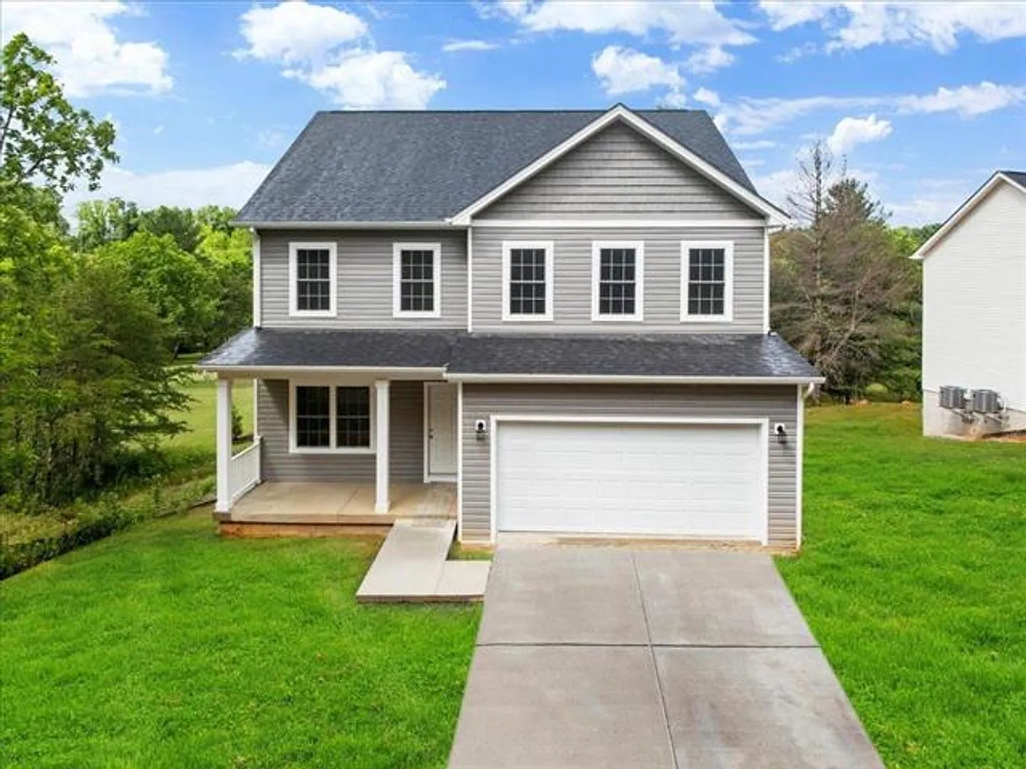 5 Bed 2.5 Bath Home Located In Blacksburg — Photo 1