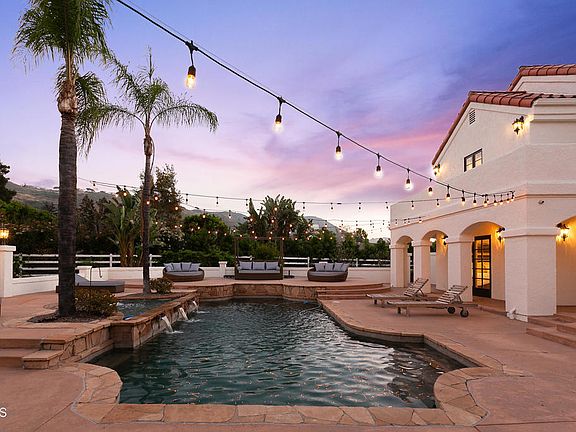 3rd image of 2296 Applewood Ln