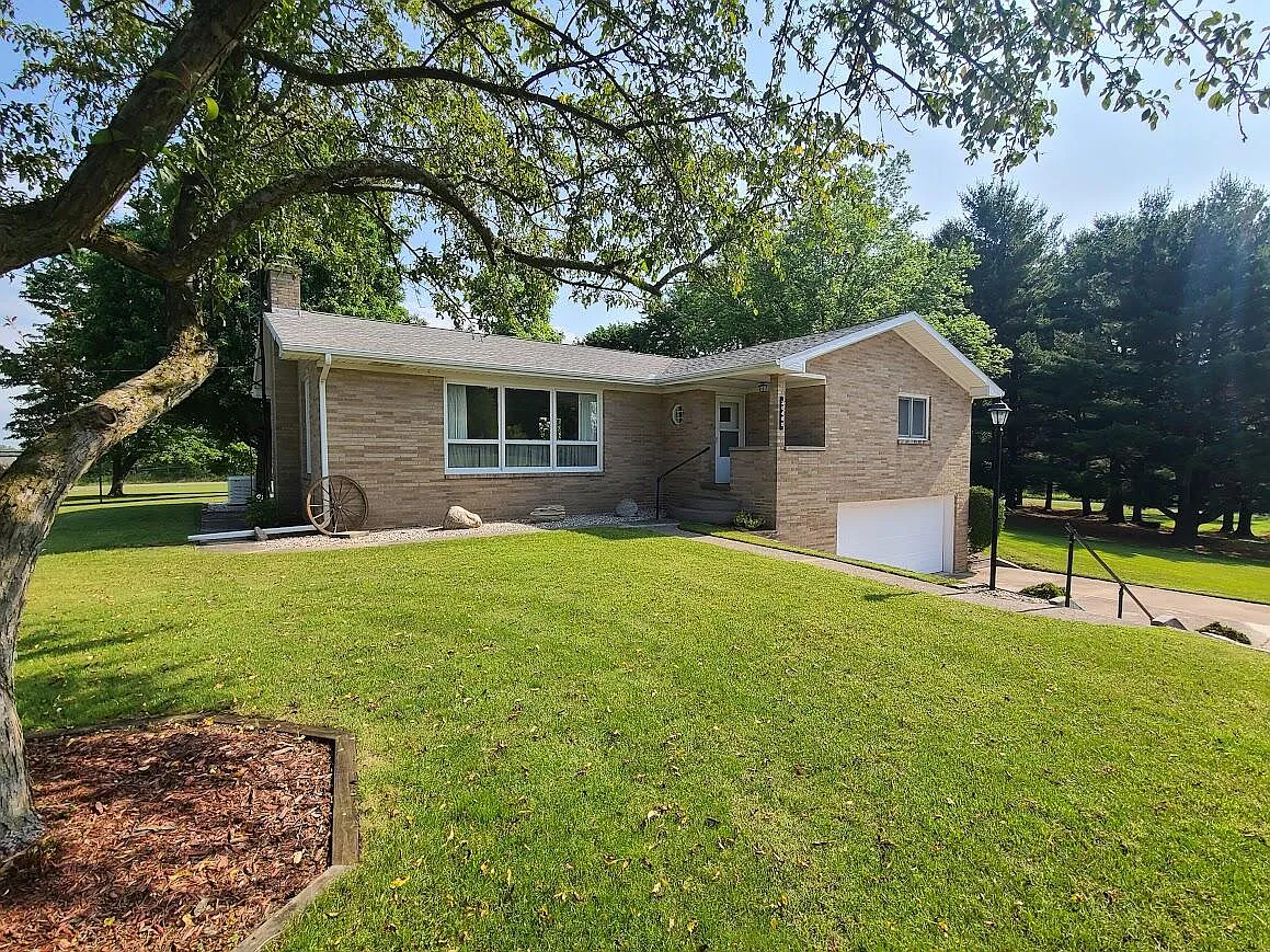 20400 Campusview Dr photo 1