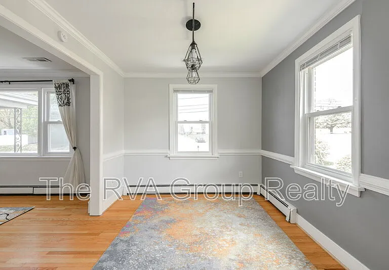 2201 Lydell Dr — Photo 12