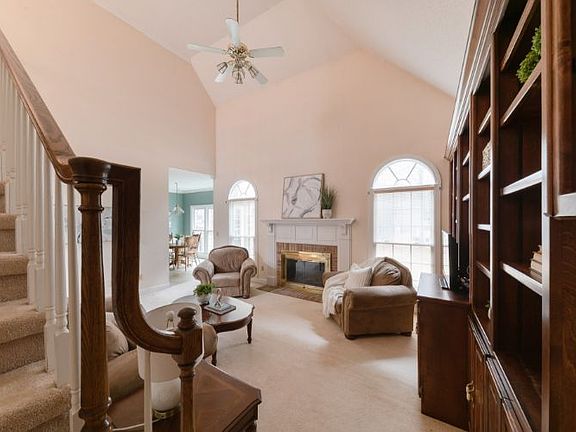 5th image of 102 Blanton Ct