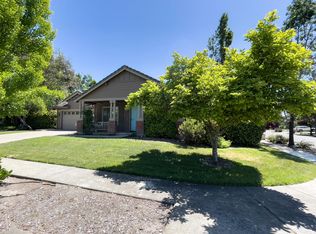 755 Yount St, Sonoma, CA 95476
