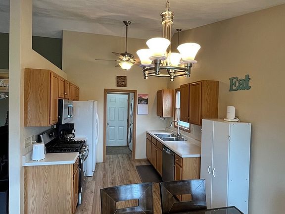 5th image of 2096 Edge Rock Rd