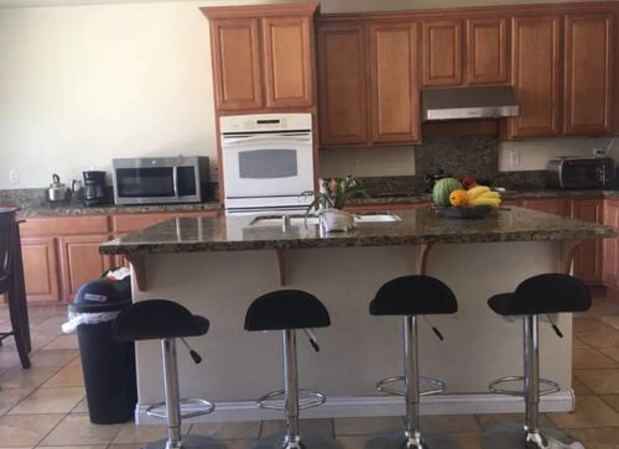 1 bed, 328 sqft, $1,299 — Photo 3