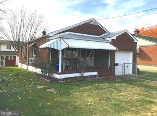 624 Glenview St, Philadelphia, PA 19111