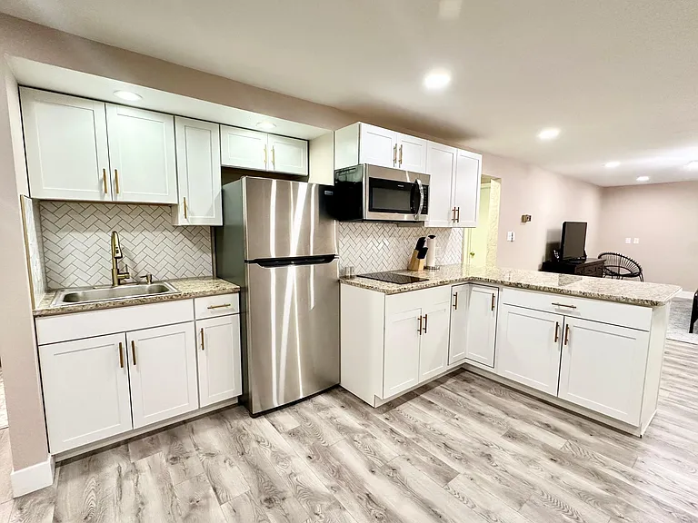 2865 Olive Dr — Photo 1