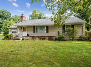 53 Winding Way, Morris Plains, NJ 07950