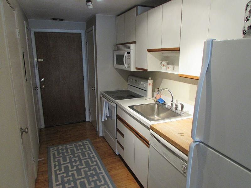 1st image of 1300 Hudson St APT B6