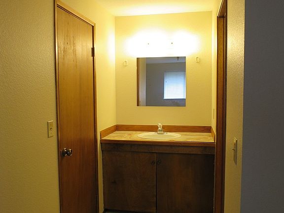 5th image of 13635 NE 8th St Ste 104