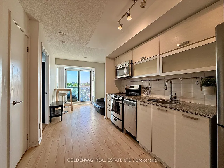68 Abell St #733 — Photo 2