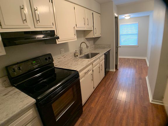 4th image of 233 Highpoint Dr