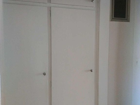 2nd image of 5822 Waring Ave #3