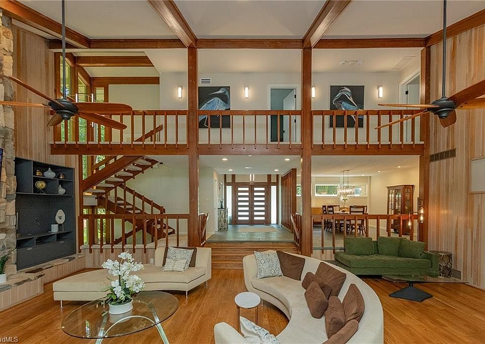 1st image of 6832 Colonial Club Dr