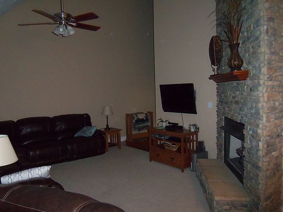 4th image of 1705 Wellington Ave