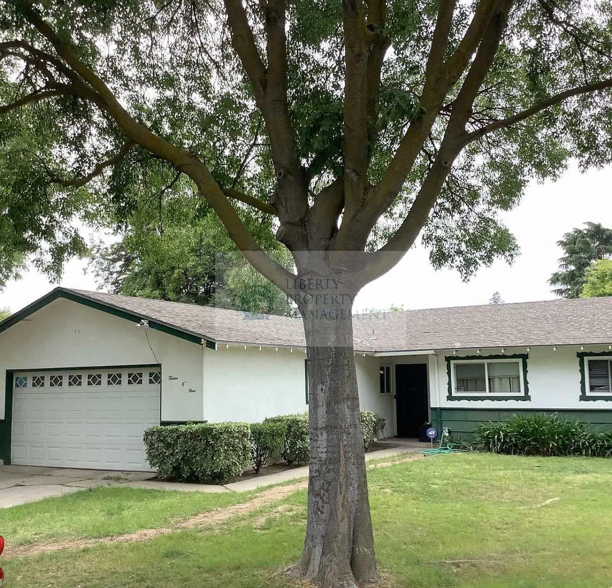 3 bed, 1222 sqft, $2,350 — Photo 1