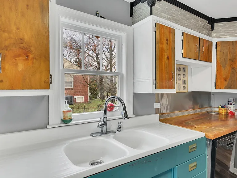 118 E Due West Ave — Photo 13