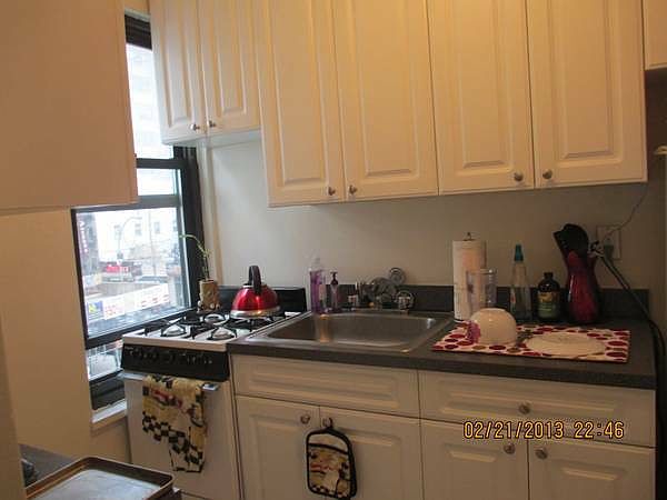 2nd image of 246 E 46th St APT 7K