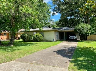 510 Redwater Rd, Wake Village, TX 75501