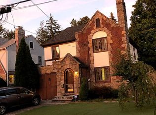 23 Westminster Rd, Great Neck, NY 11020