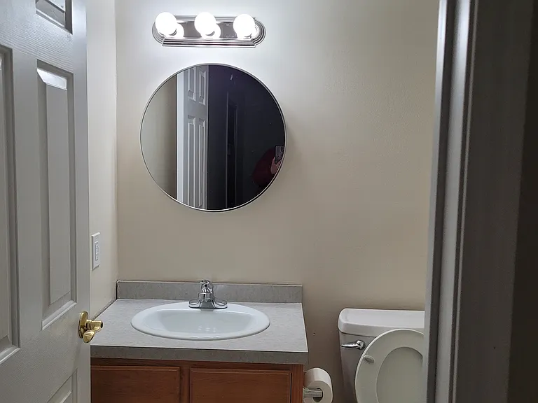21 Workman Ave — Photo 3