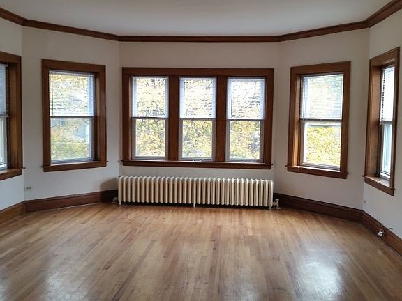 2nd image of 4542 N Kilbourn Ave #2F