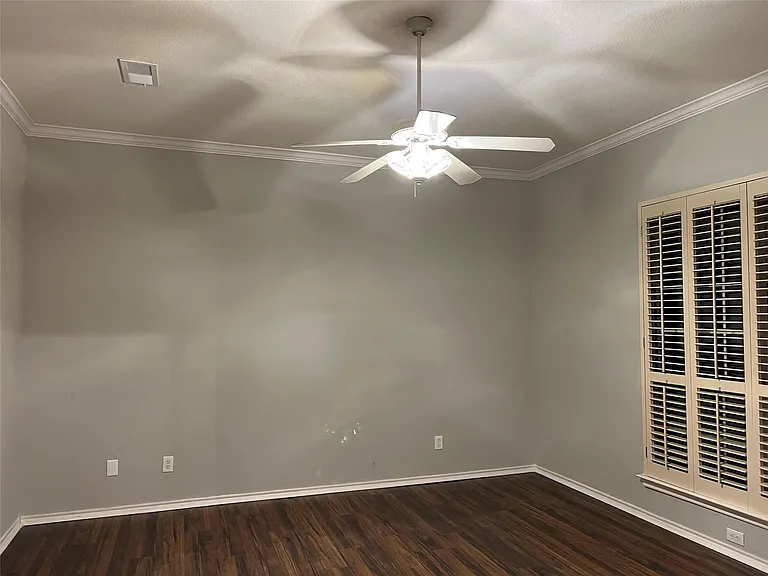 829 Ash Grove Ln — Photo 9
