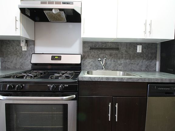 3rd image of 261 Stanhope St #3T