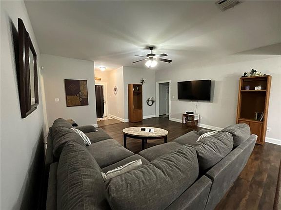 2nd image of 22225 Moss St
