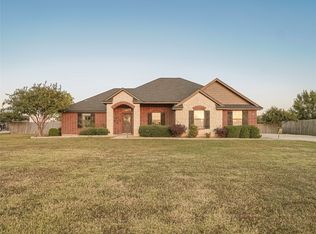 603 Mohawk Dr, Tioga, TX 76271