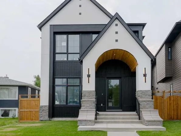 2207 N Victoria Cres NW, Calgary, AB T2M 4E4