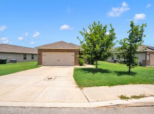 10907 Airmen Dr, Converse, TX 78109