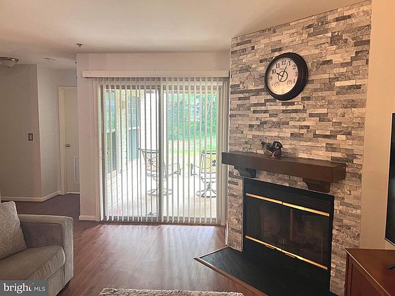 5th image of 50 Sandstone Ct APT B