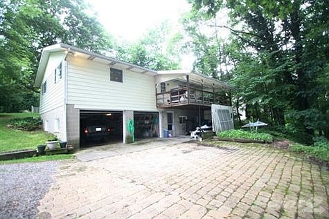 222 CEDAR 2 CAR & COVERED STORAGE